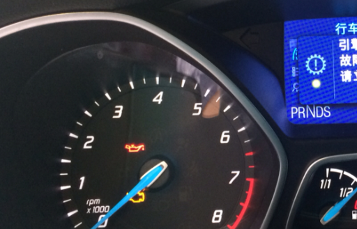 老款索兰托TCM安装在哪里的