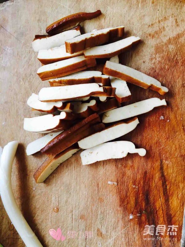 青椒炒香干的做法