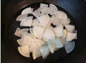 超级好喝的萝卜肉汤