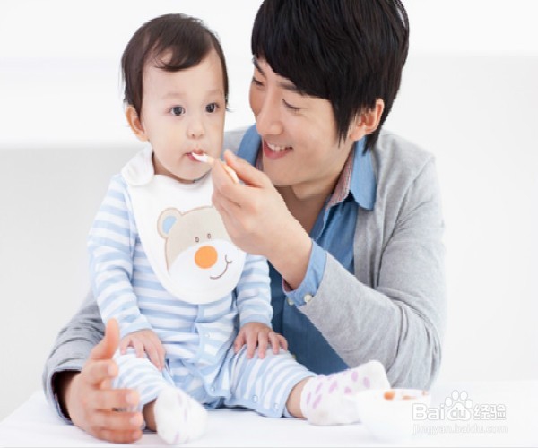 单亲爸爸该如何教育孩子呢?