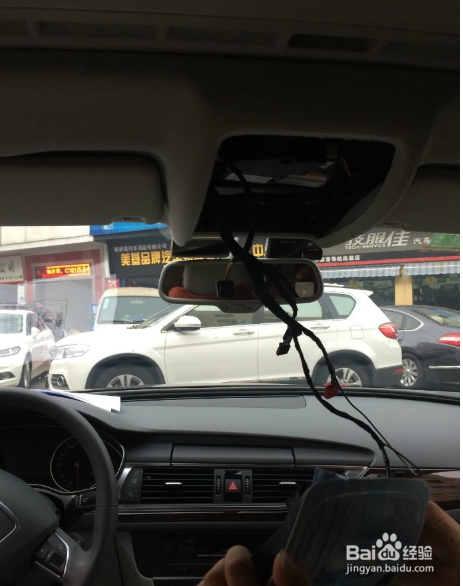 来看看怎么给爱车加装高配LED顶灯