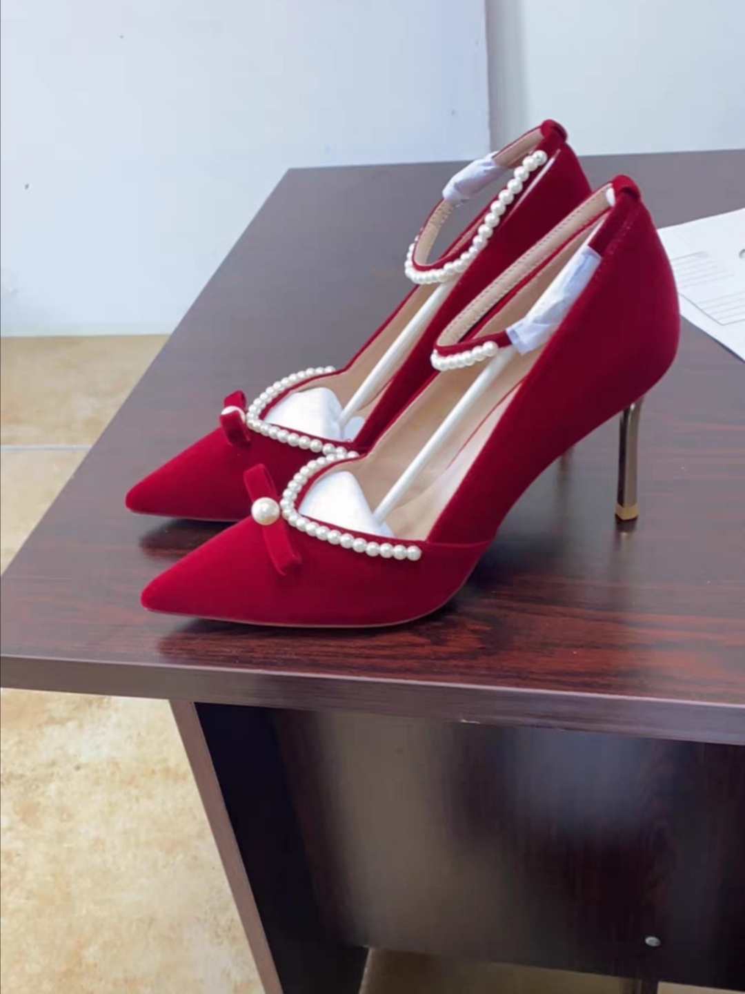 这3款百元出头的小众品牌婚鞋，不输JC与RV的大牌气质