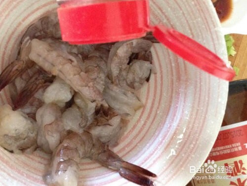 好吃的酱爆虾球小吃