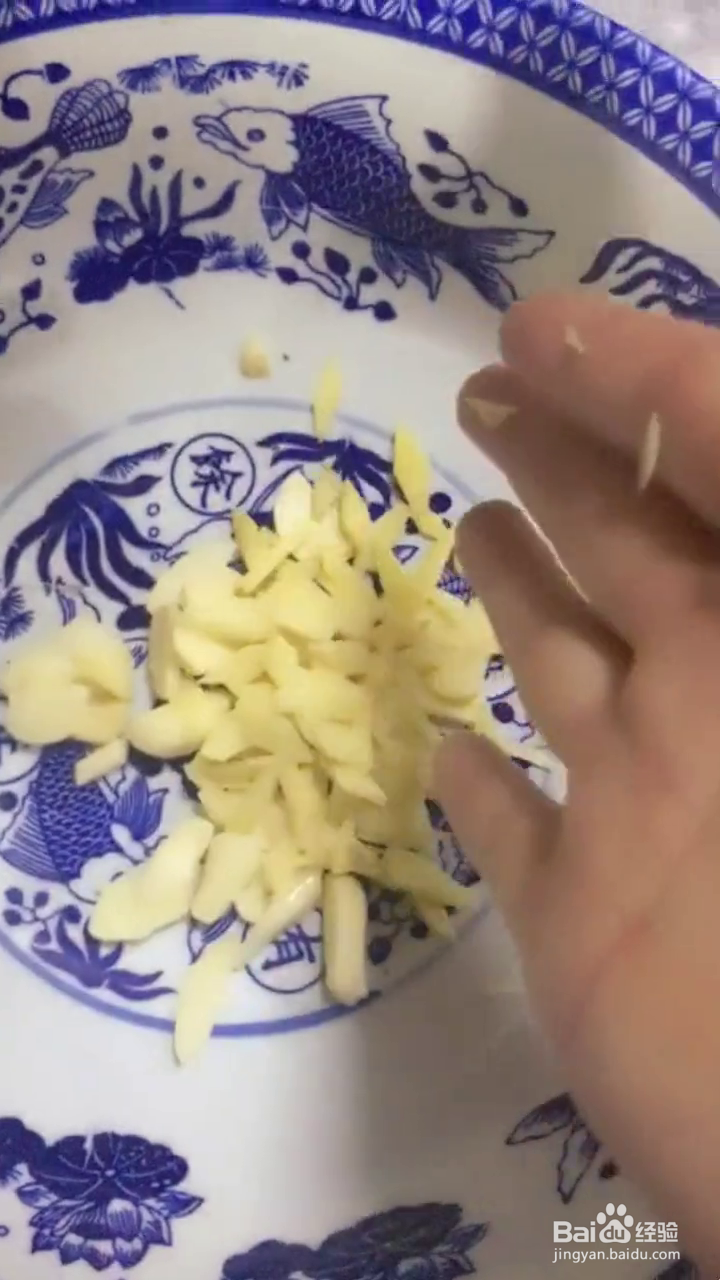 如何制作好吃的麻辣钉螺?