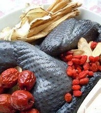 枸杞、红枣乌鸡汤