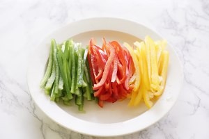 用烤箱怎么做蔬菜猪肉卷