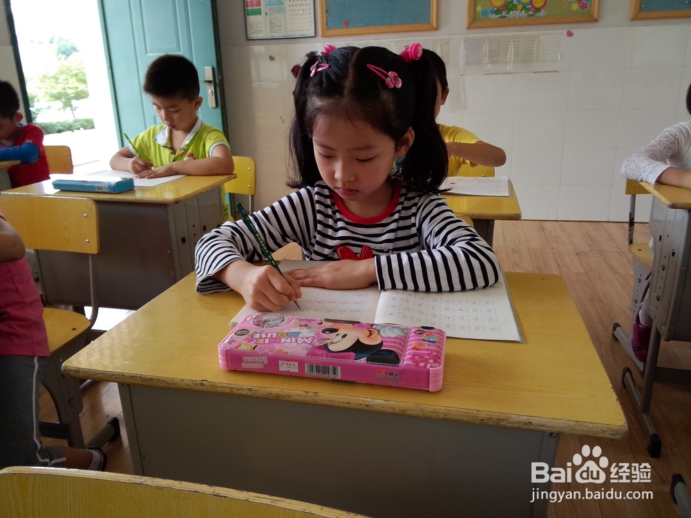 小孩如何预防得近视眼