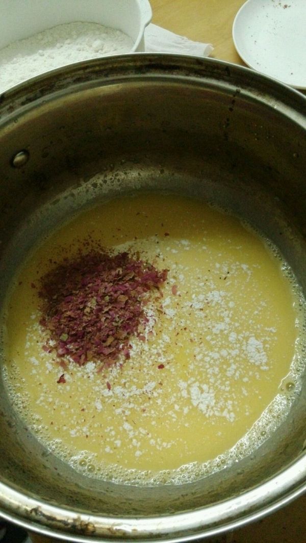 玫瑰花香戚风蛋糕