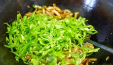 榨菜青椒炒香干