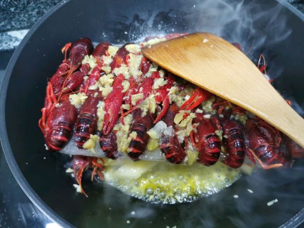 蒜香咖喱小龙虾