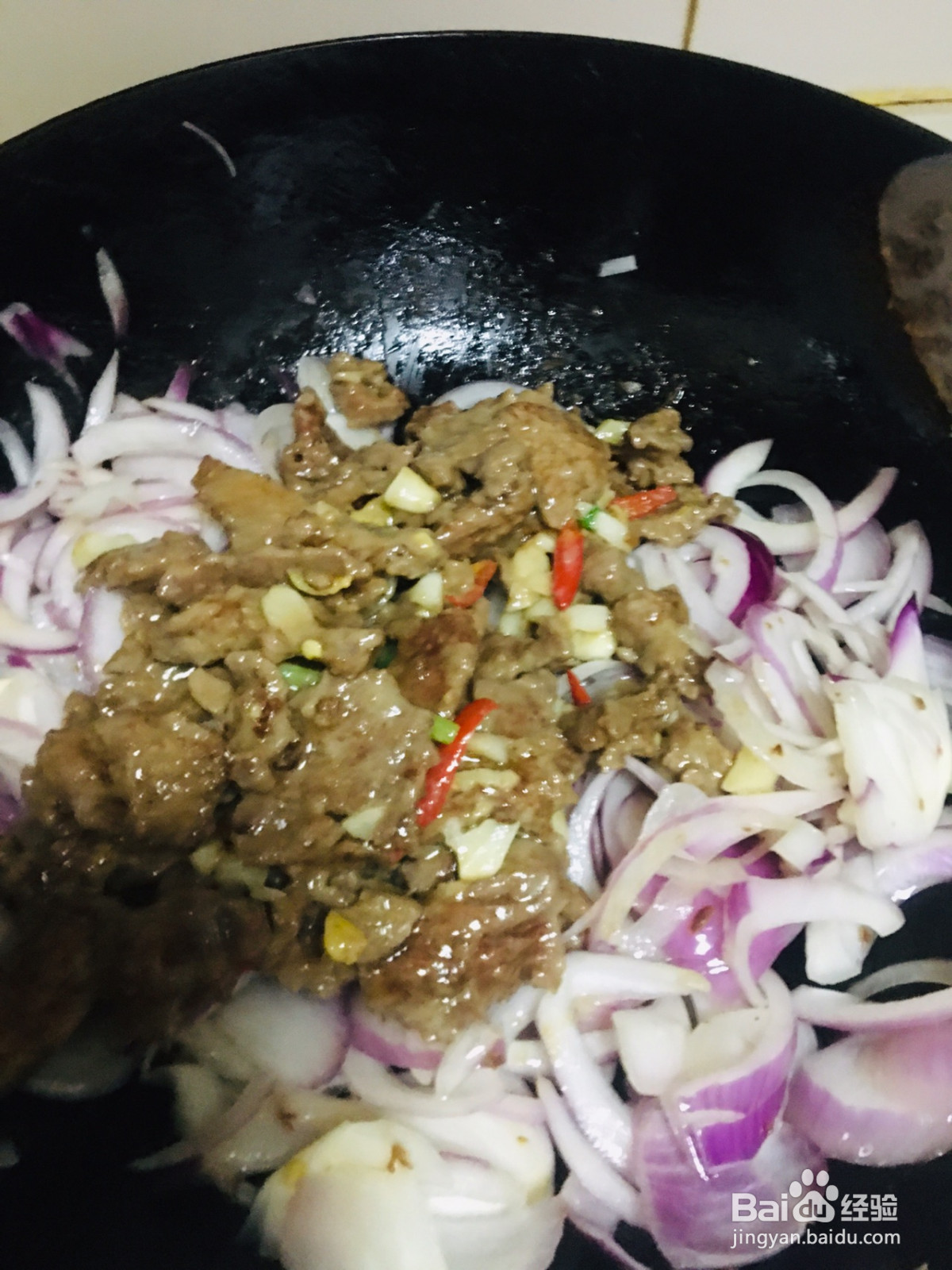 牛肉片炒洋葱的做法