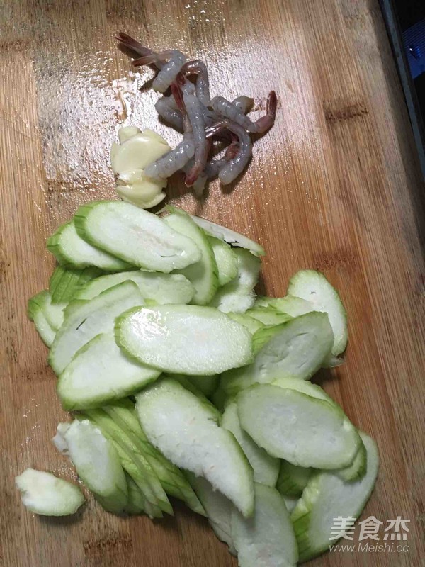 虾仁炒丝瓜的做法