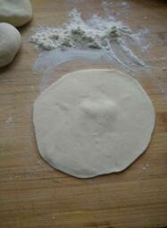 韮菜馅饼的面如何做?