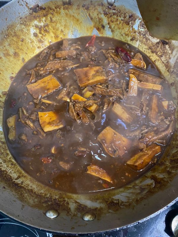 花儿麻辣鸡翅尖