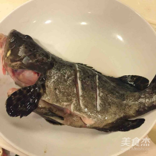 09:47石斑魚沒有刺,真的是很好吃呢食材石斑魚 一條蔥 少量薑切片 三