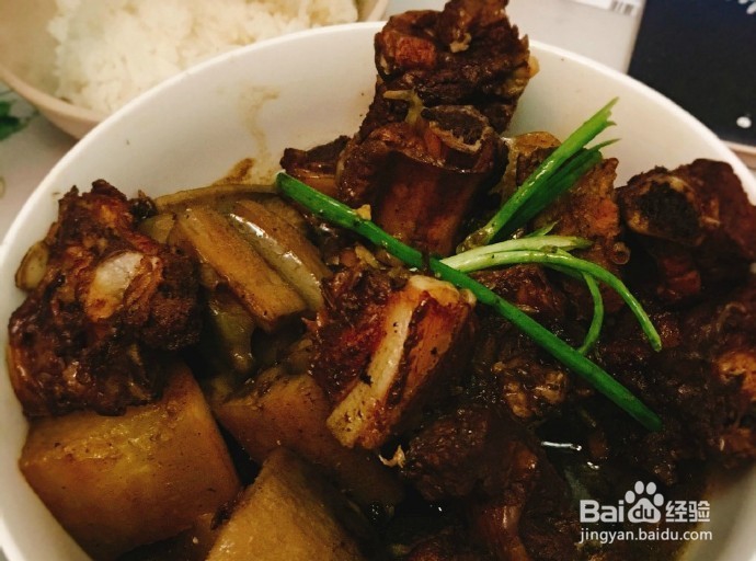 红烧排骨萝卜藕的做法