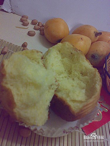 小号巨蛋牛奶面包