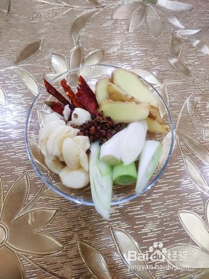 水煮牛蛙的做法