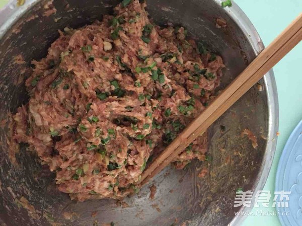 酱肉包子的做法