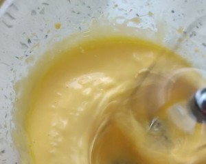 入口即化的蛋黄溶豆