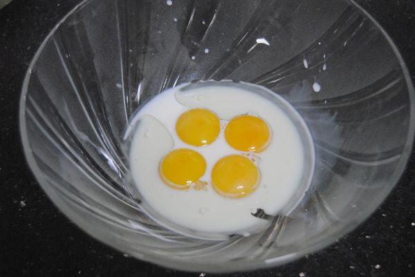 黑芝麻肉松蛋糕卷