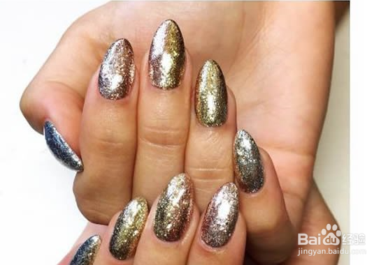 12个秋冬季指甲彩绘灵感 为你带来华丽节日气氛