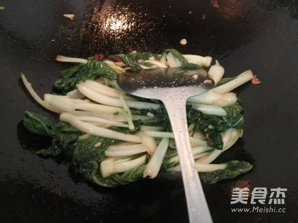 炝炒小白菜的做法