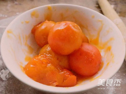 柿饼的做法(柿饼的做法大全视频教程窍门)