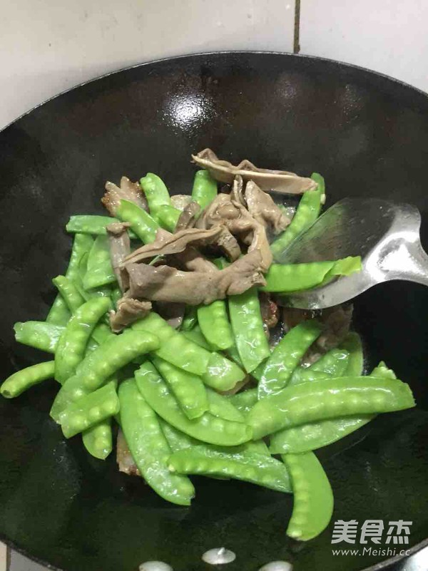 荷兰豆炒腊肉