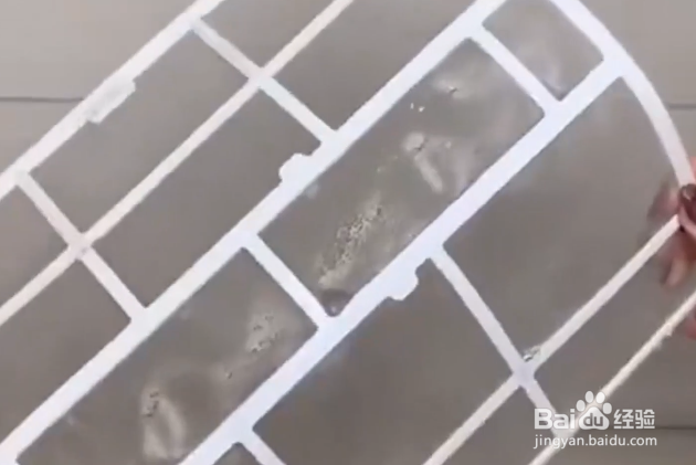 如何清洗空调过滤网？