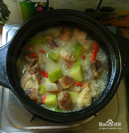 萝卜炖腊猪蹄肉