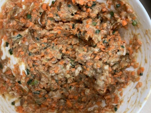 胡萝卜猪肉饺子