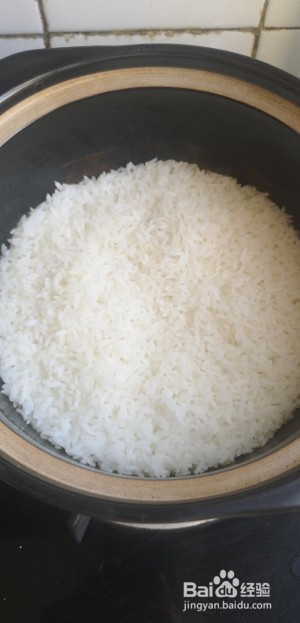 广式腊味煲仔饭怎么做