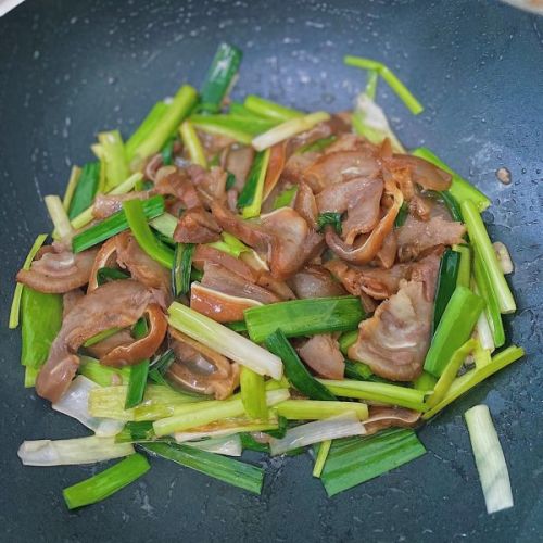 青蒜爆炒猪头肉