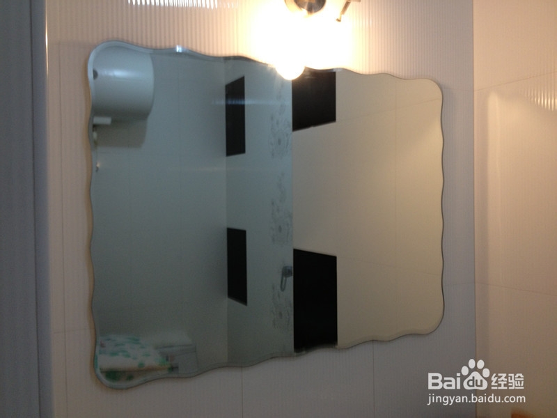 如何去除镜子上的水雾