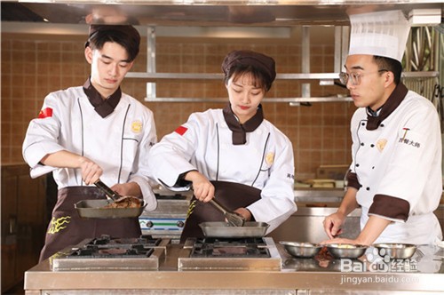 四川西餐厨师学校哪家更好？