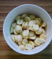 冰糖银耳莲子羹的制作步骤