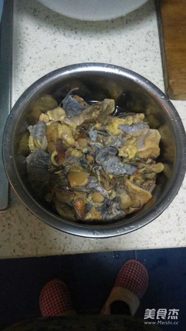 萝卜炖鸡肉的做法