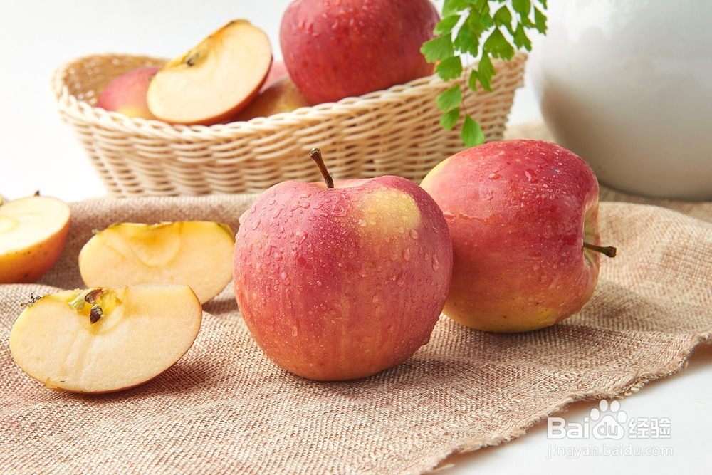 生活中常见的含有毒素的食物