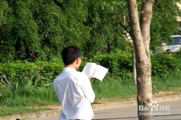 行人怎样保证行路安全？