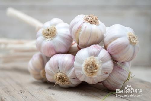 大蒜喂鸡注意事项