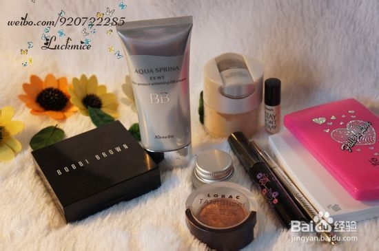 用化妆刷画完美妆容