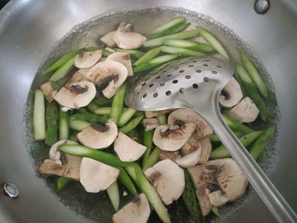 口蘑芦笋炒虾仁