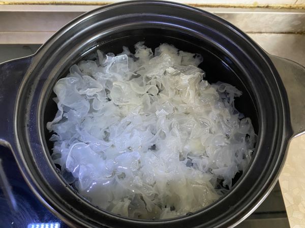 银耳羹美容又养颜