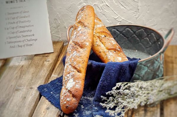 红酒葡萄种黑裸麦面包