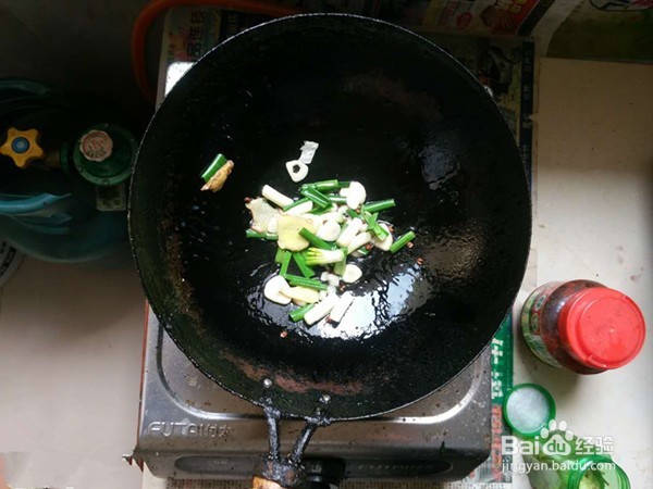 试试传说中的葱焖鲫鱼