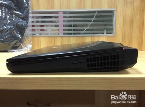 新代机王-GT83VR 6RF-026CN 简单开箱