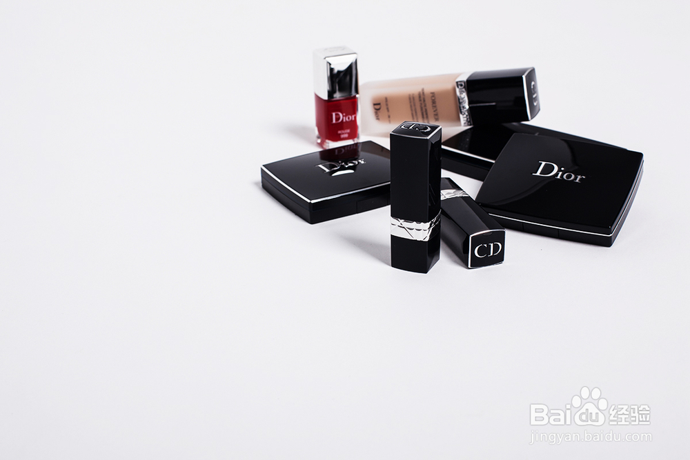 Dior烈艳蓝金唇膏 分分钟打造高订式的明星范