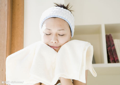 你知道正确的洗脸方法吗？洗脸的秘密细节