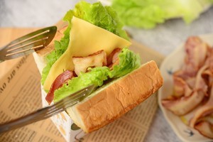 溏心蛋三明治的做法